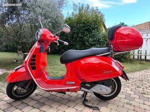 VENDS VESPA 125 GTS