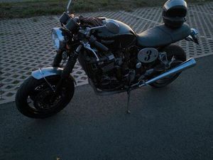 900 TRIUMPH CAFÉ RACER