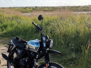 125 BRIXTON FELSBERG XC