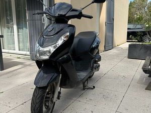 SCOOTER PEUGEOT KISBEE