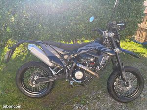 SHERCO 125 RS 4T – ÉDITION BLACKMOON