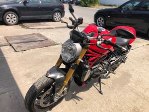 DUCATI MONSTER 1200S →