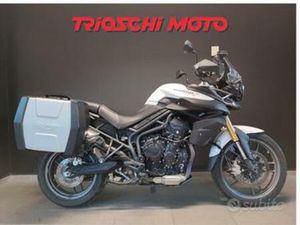 TRIUMPH TIGER 800