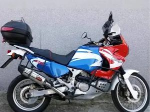 AFRICA TWIN
