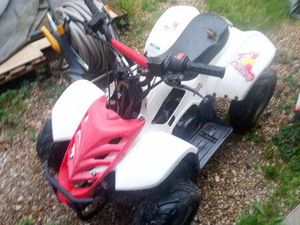 LOTS DEUX QUAD 50 CC HYTRACK 4T ESSENCE 125 CC NITRO