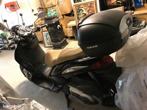 VENDS SCOOTER YAMAHA BEVERLY HILLS 500