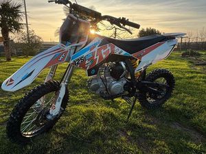 JE VEND MA YCF 125 BIGGY OU ÉCHANGE CONTRE PC OU MOTO ,QUAD