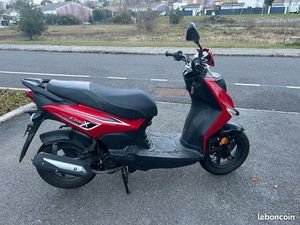 SYM CROX RÉVISER EN BONNE ÉTAT