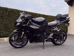 HONDA 1000 CBR RR FIREBLADE