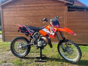 À VENDRE 200 SX KTM 2004 2 TEMPS
