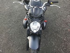 MOTO SUZUKI 650 GLADIUS