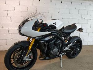 TRIUMPH SPEED TRIPLE RR