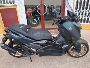 YAMAHA - XMAX 125