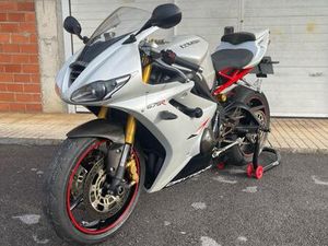 TRIUMPH - DAYTONA 675