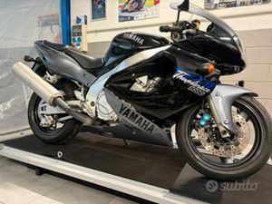 YAMAHA YZF 1000 THUNDERACE