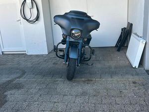 HARLEY DAVIDSON STREETGLIDE