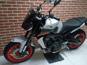 ② YAMAHA MT09 ICE FLUO 2020