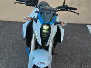 SUZUKI GSX-8S BLANCHE