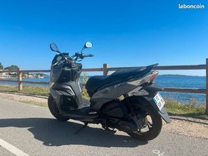 SCOOTER SYM 125 – 2022 – 25 000 KM – BON ÉTAT MÉCANIQUE