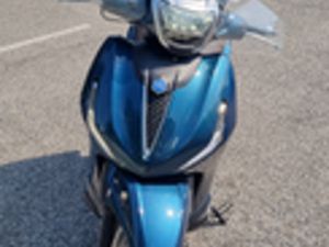 PIAGGIO BEVERLY 300 HPE (2021)