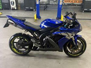 YAMAHA YZF-R1 RN12 - FIRST EDITION #222/1000 LIMITED BLAUW