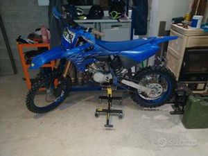 YAMAHA YZ 85