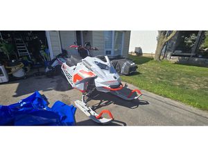 SKI-DOO FREERIDE 850 E-TEC →