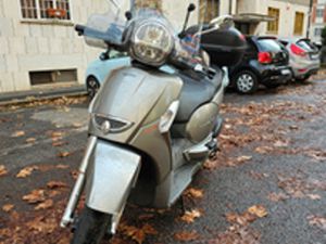 STUPENDO SCARABEO 300 COME NUOVO