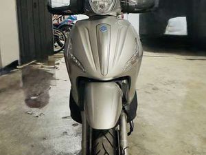PIAGGIO BEVERLY 300 300 S I.E ASR + ABS ARGENTO