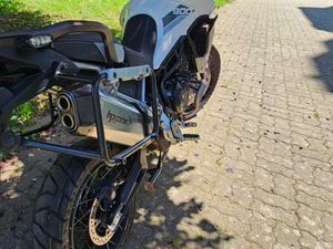 TRIUMPH TIGER 900