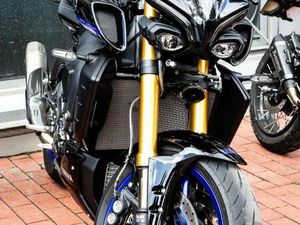 MT10SP AKRAPOVIC AVES