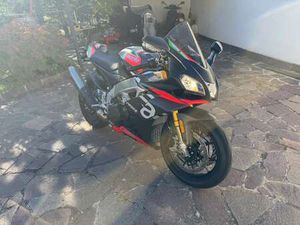 APRILIA RSV4 FACTORY NERO