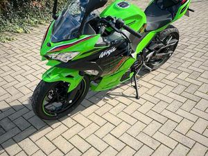 KAWASAKI NINJA 400 + GARANTIE