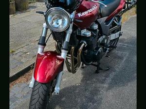 KAWASAKI ZR-7 (A2 GEDROSSELT