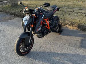 KTM 1290 SUPER DUKE R