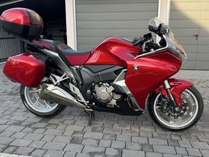 HONDA VFR 1200F DCT ABS 2010 ORYGINAL,NISKI PRZEBIEG,RATY TARNÓW