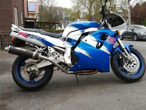 SUZUKI GSX 1100 R SEHR GUTER ZUSTAND + TÜV NEU