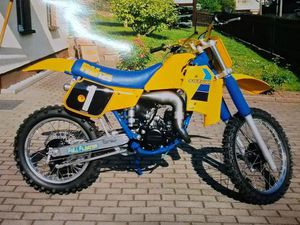 MOTO-CROSS MASCHINE SUZUKI RM 125 BJ. 1984