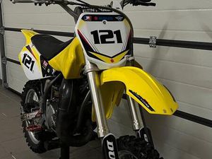 SUZUKI RM 85 MOTOCROSS VOLLCROSS ENDURO CROSS
