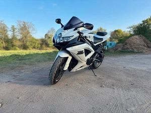SUZUKI GSX-R600 K9 – BJ. 2009 – PERLMUTT WEIß – GEPFLEGT