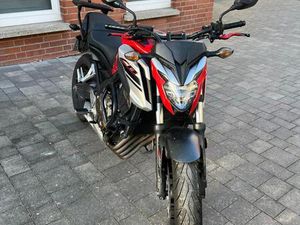 HONDA CB650F - MOTORSCHADEN