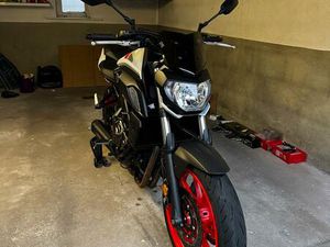YAMAHA MT-07 RM 18 (NAKEDBIKE) *TOP ZUSTAND & TÜV NEU*