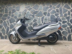 SUZUKI BURGMAN 250 →