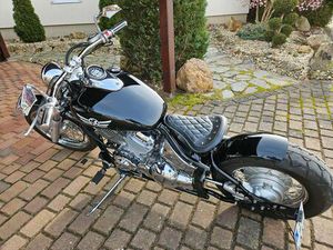 BOBBER YAMAHA DRAG­STAR XVS 650 UMBAU