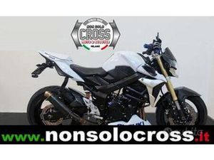 SUZUKI GSR 750 - ANNO