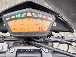 DUCATI HYPERMOTARD 796 BIANCO