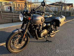 TRIUMPH BONNEVILLE T120 BLACK
