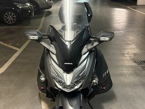 FORZA 300 2019 BIEN ÉQUIPÉ