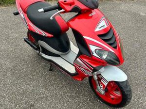 PIAGGIO NRG POWER ALLEEN VANDAAG €900 — SCOOTERS | PIAGGIO — MARKTPLAATS