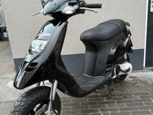 ⭐️PIAGGIO TYPHOON 50CC 2 TAKT BROM GLANS ZWART⭐️ — SCOOTERS | PIAGGIO — MARKTPLAATS
